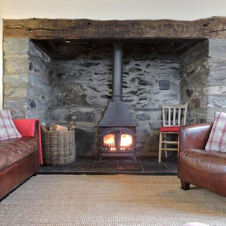 Вилла Cefn Bach Capel Garmon Экстерьер фото