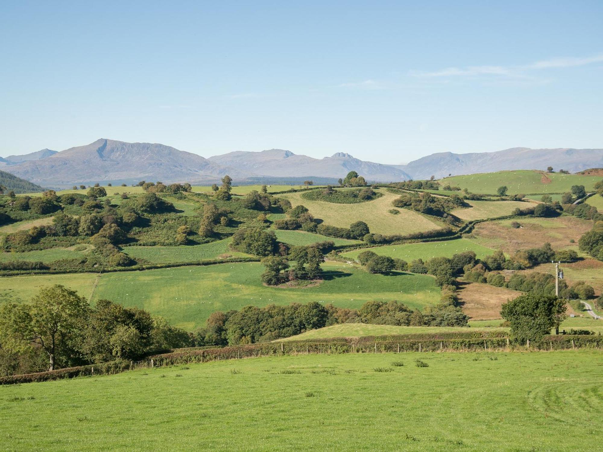 Вилла Cefn Bach Capel Garmon Экстерьер фото